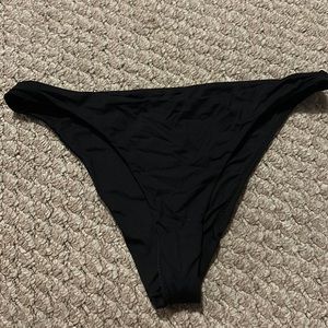 Cheeky high on the hips O’Neil bikini bottoms